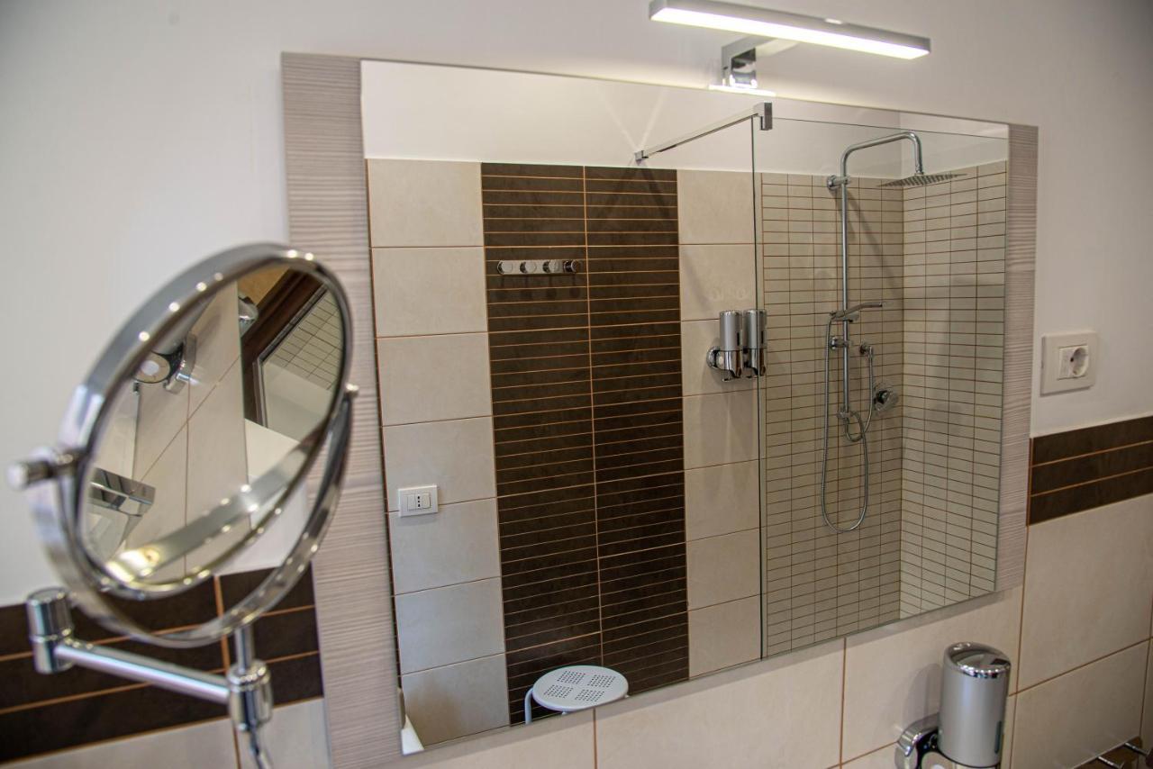 Apartmán A Casa Di Pako Salerno Exteriér fotografie