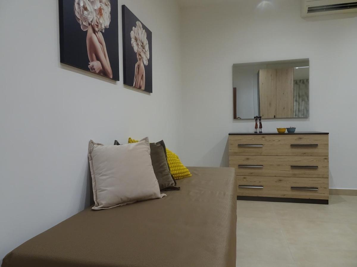 Apartmán A Casa Di Pako Salerno Exteriér fotografie