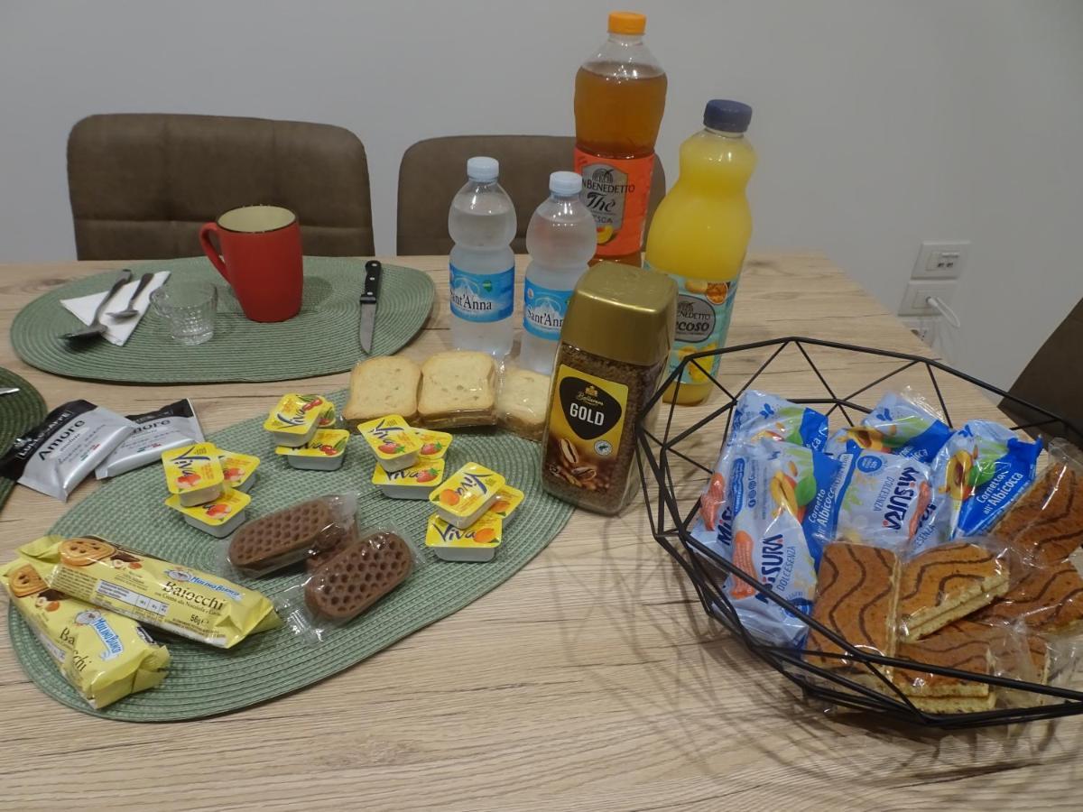 Apartmán A Casa Di Pako Salerno Exteriér fotografie