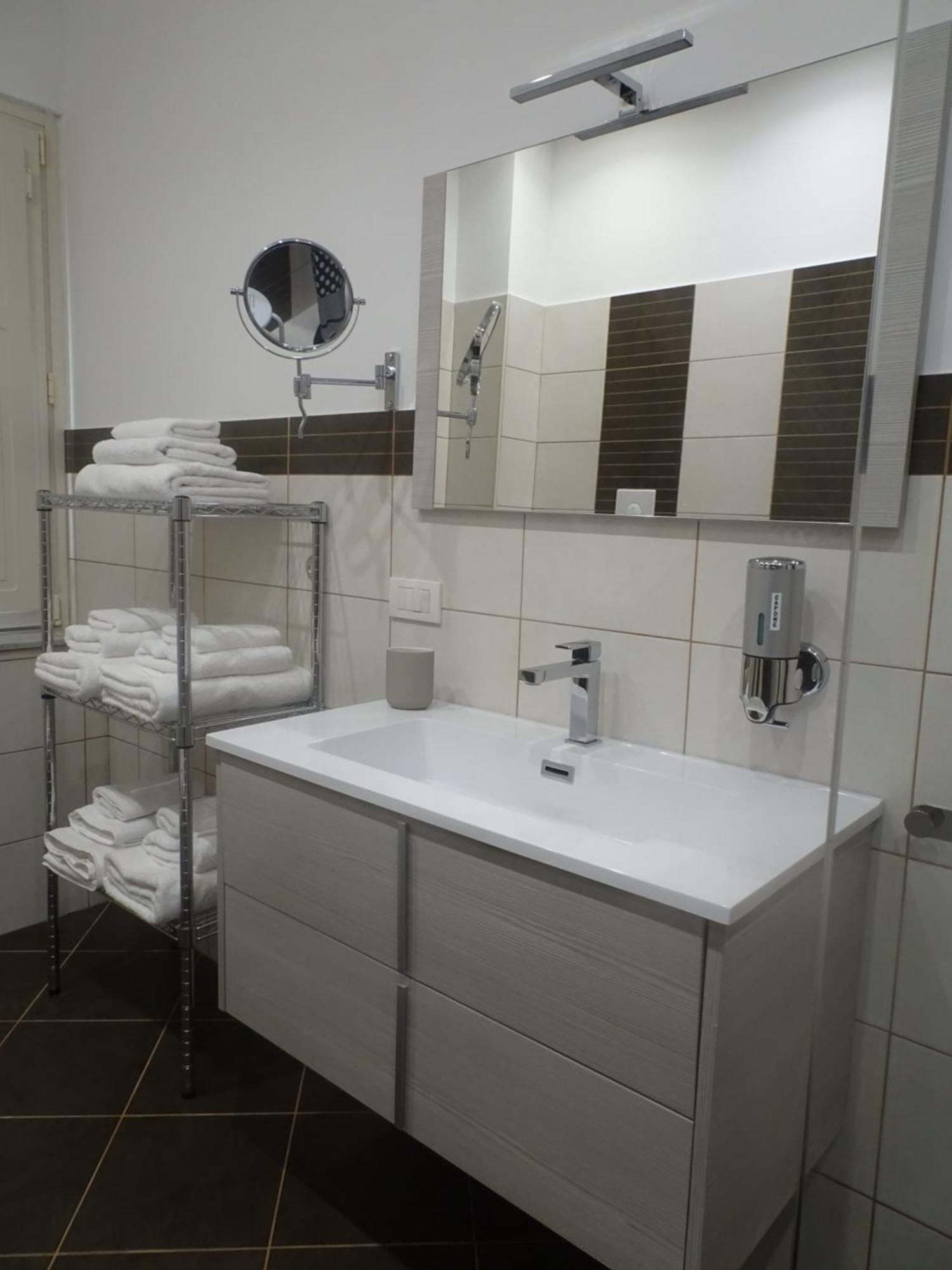 Apartmán A Casa Di Pako Salerno Exteriér fotografie