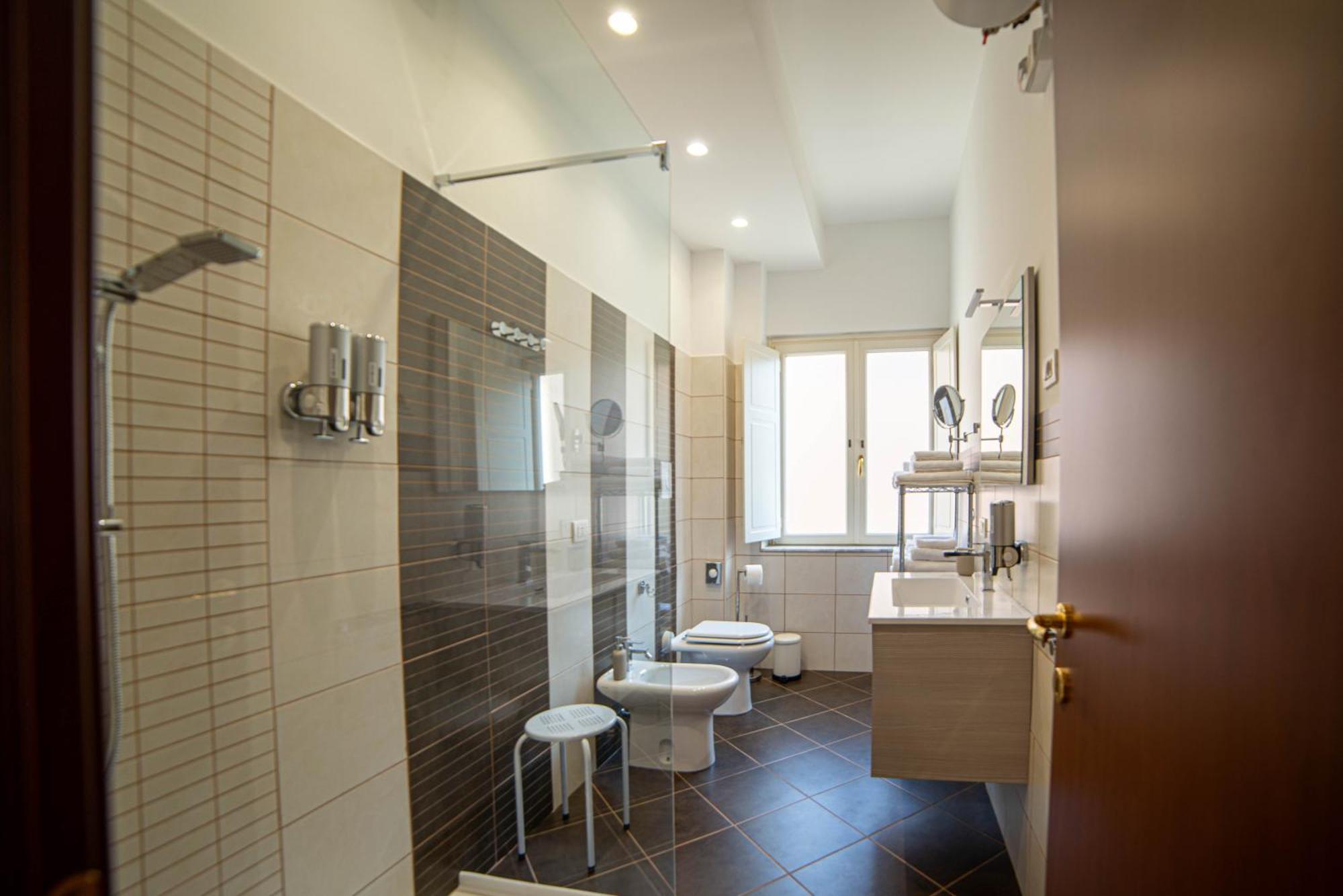 Apartmán A Casa Di Pako Salerno Exteriér fotografie