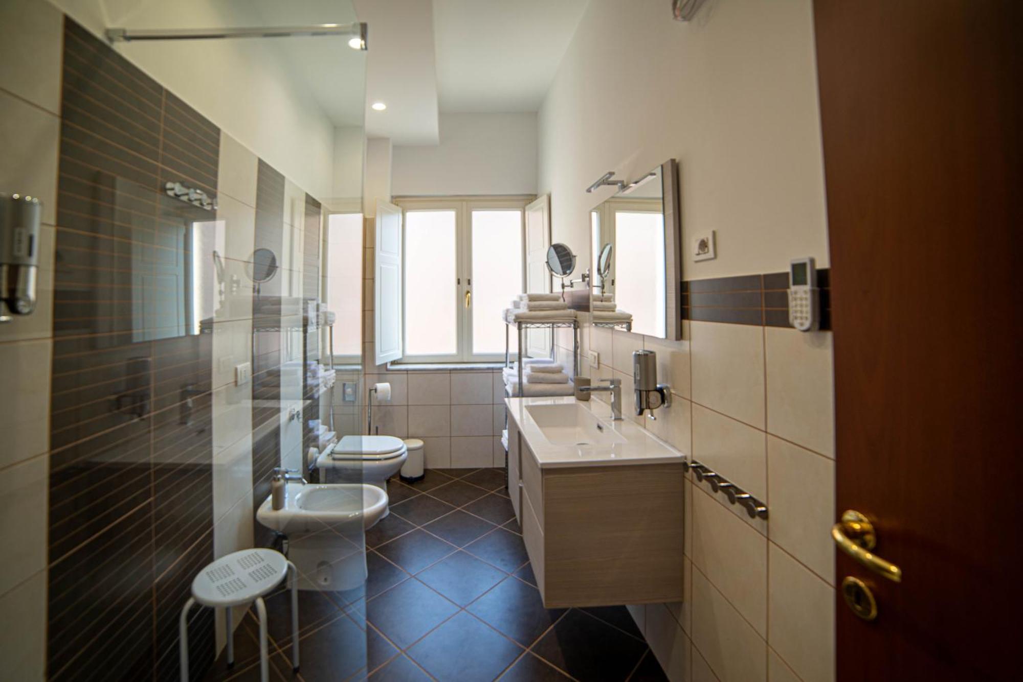 Apartmán A Casa Di Pako Salerno Exteriér fotografie